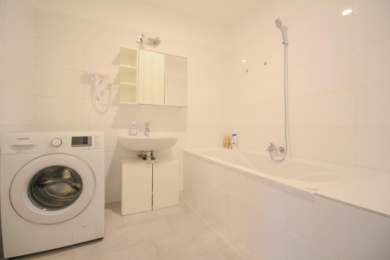 Private Triple Bedroom In Shared Apartment Dw171-4 Wien Eksteriør bilde